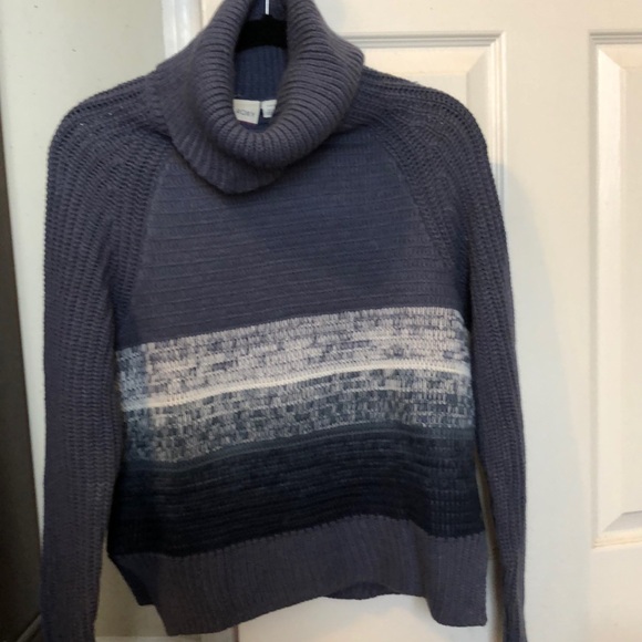 Women’s Roxy Sweater - Picture 5 of 5